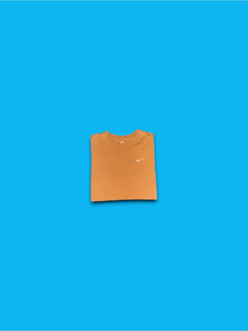 The nike tee embroidered swoosh essential t-shirt tan men’s large